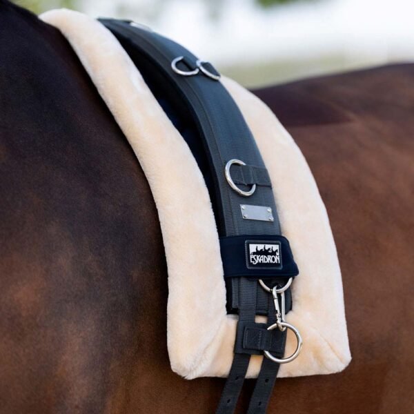 PROTECTOR ESKADRON PARA CINCHUELO 255800 697 380 AZUL - Imagen 2