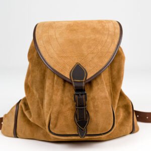 ZURRON MIXTO DE SERRAJE AFELPADO EN COLOR CAMEL. 1 BOLSILLO