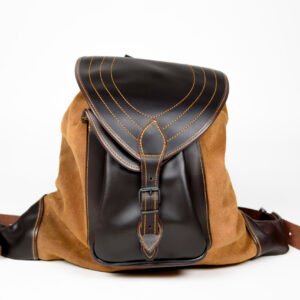 ZURRON MIXTO DE SERRAJE AFELPADO Y ENGRASADO EN COLOR CAMEL. 1 BOLSILLO