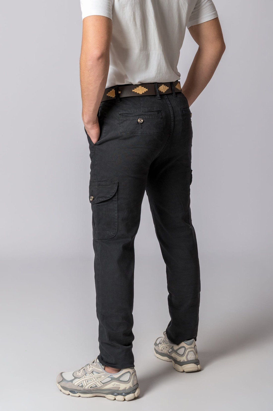 PANTALON CARGO NEGRO - Imagen 5