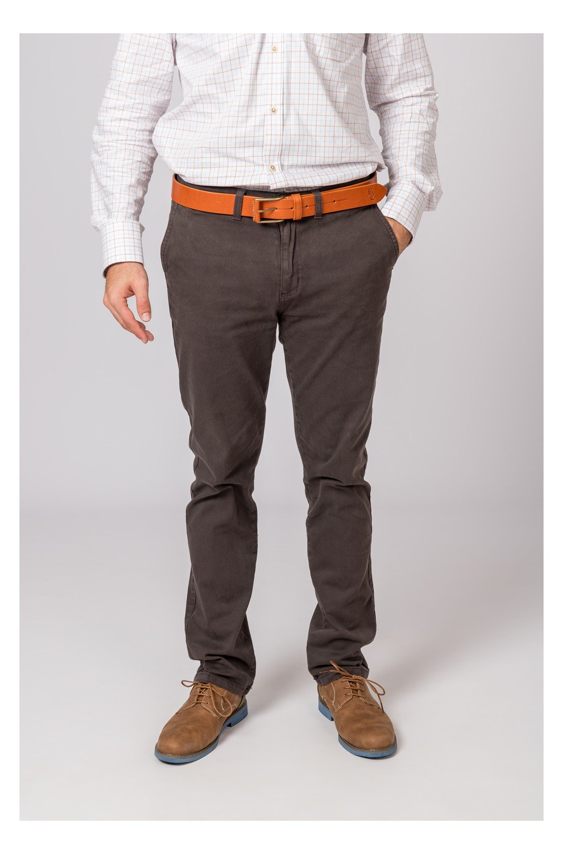 PANTALON CHINO CLASSIC MARRÓN - Imagen 3