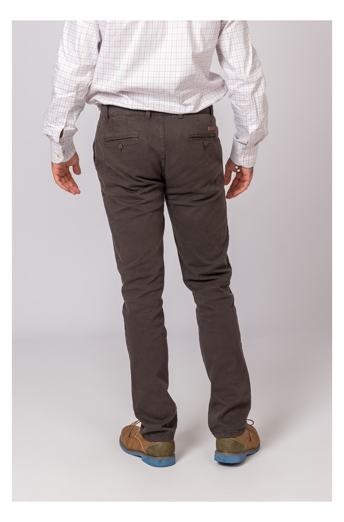 PANTALON CHINO CLASSIC MARRÓN - Imagen 5