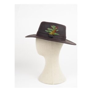 SOMBRERO PLUMA BRITISH IMPERMEABLE MARRÓN